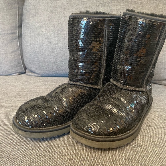 ladies black boots size 6